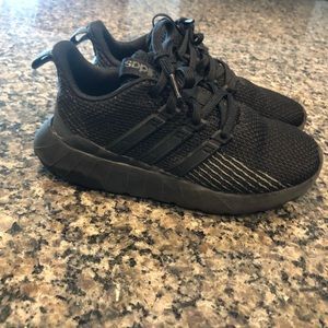 Adidas boys size 1 tennis shoes